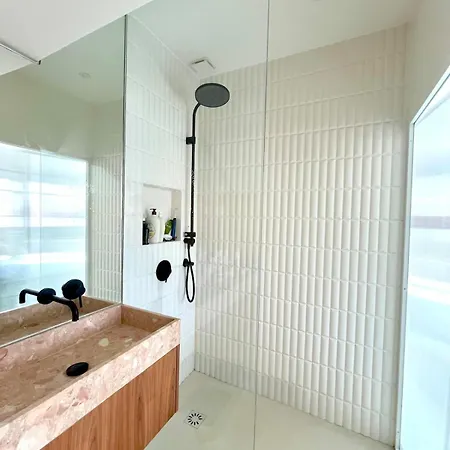 Architect's House, Air-conditioned, 5 Bedrooms, Garden Vakantiehuis *