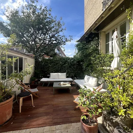 Architect's House, Air-conditioned, 5 Bedrooms, Garden *