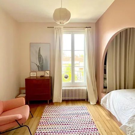 Architect's House, Air-conditioned, 5 Bedrooms, Garden Vakantiehuis *