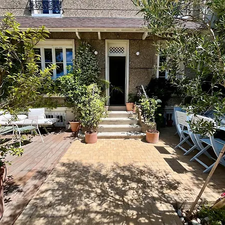 Architect's House, Air-conditioned, 5 Bedrooms, Garden *