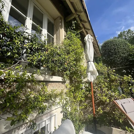 Architect's House, Air-conditioned, 5 Bedrooms, Garden Сasa de vacaciones París
